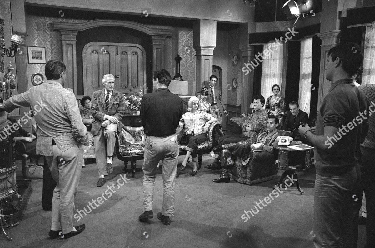 Behind-the-Scenes Cast Stories: Revealing Interviews and Untold Tales